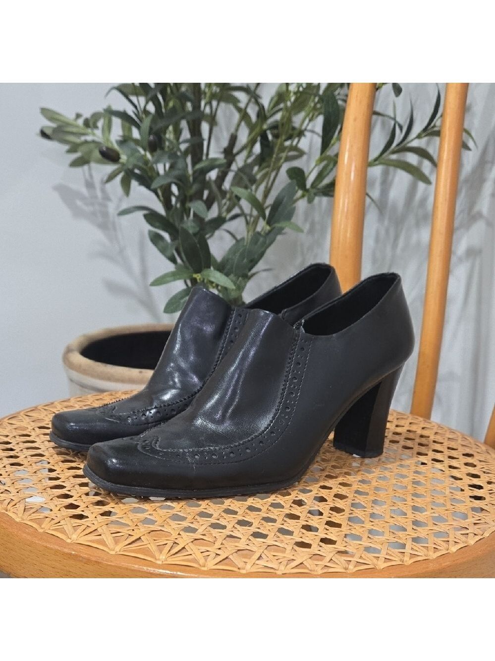 Retro Franco Sarto Bibi Black Vegan Leather Block Heel Wingtip Loafers